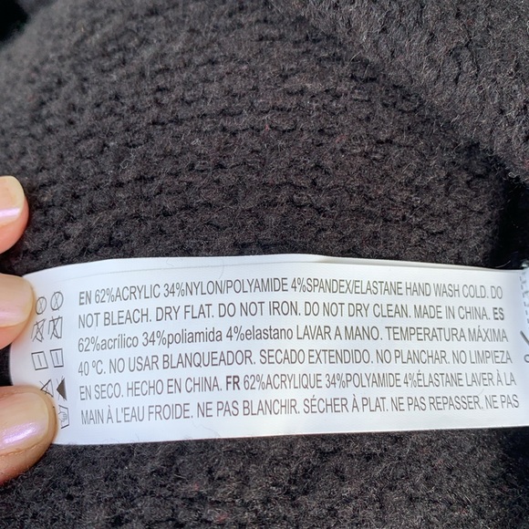 Forever 21 sweater - Picture 5 of 5